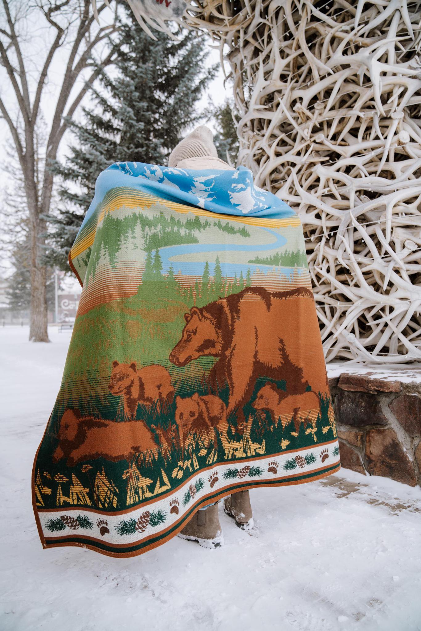 Grizzly 399 Legacy Blanket – Jackson Hole Pendleton