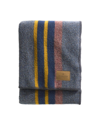 Yakima Camp Throw Lake