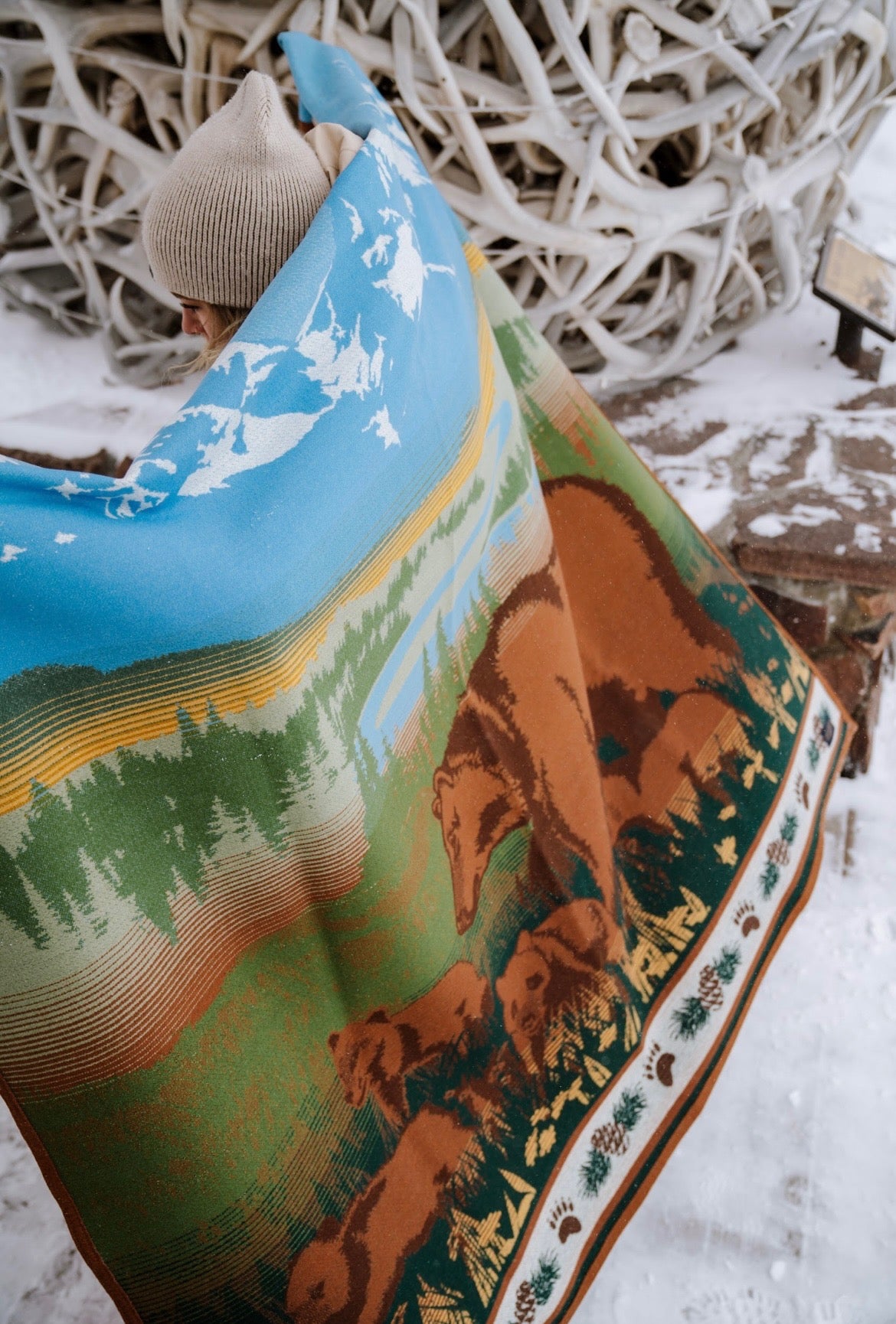 Grizzly 399 Legacy Blanket – Jackson Hole Pendleton